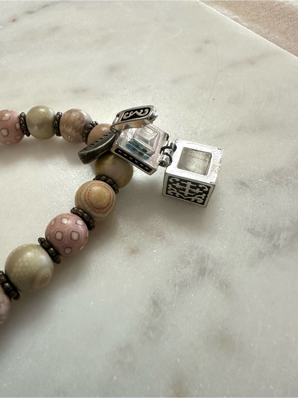 JILZARAH Pink Ceramic Bead Stretch Bracelet Faith Prayer Box Charm - Picture 4 of 7